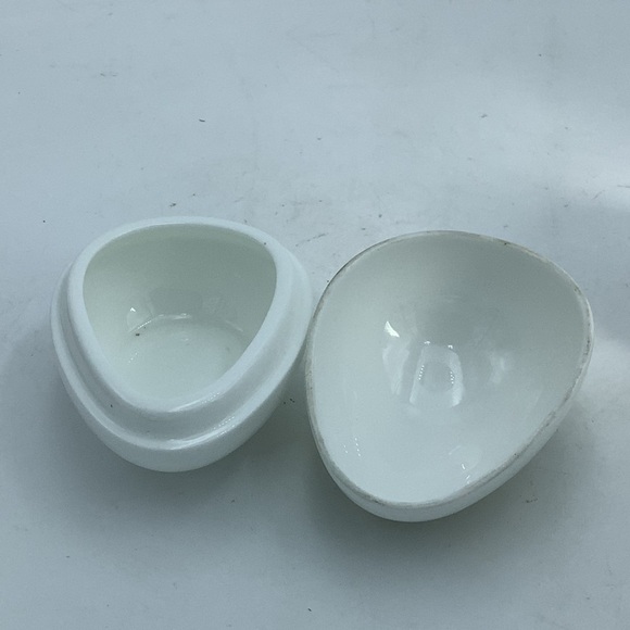 Three English Bone China Egg - Shaped Trinket Boxes with Bird Design - Picture 4 of 9